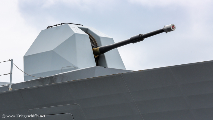 Mai 2013, D 36 ‚Defender‘ in Hamburg – Geschütz 114 mm Mk 8 Mod 1