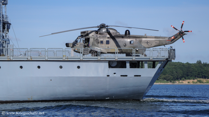 Juni 2018, A 515 ‚Main‘ in Kiel, mit Hubschrauber Mk 41 ‚Sea King‘