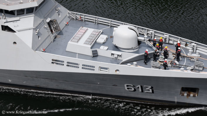 Juni 2022, F 613 ‚Tarik Ben Ziyad‘ im Nord-Ostsee-Kanal bei Kiel – SAM ‚Mica‘-VLS und Geschütz 76 mm