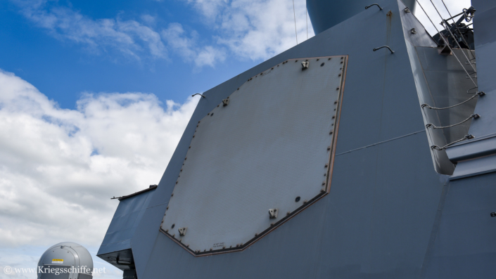 Juni 2015, D 109 ‚Gravely‘ in Kiel – Radar SPY-1D(V)