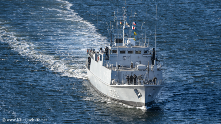 März 2023, M 313 ‚Admiral Cowan‘ im Nord-Ostsee-Kanal bei Kiel