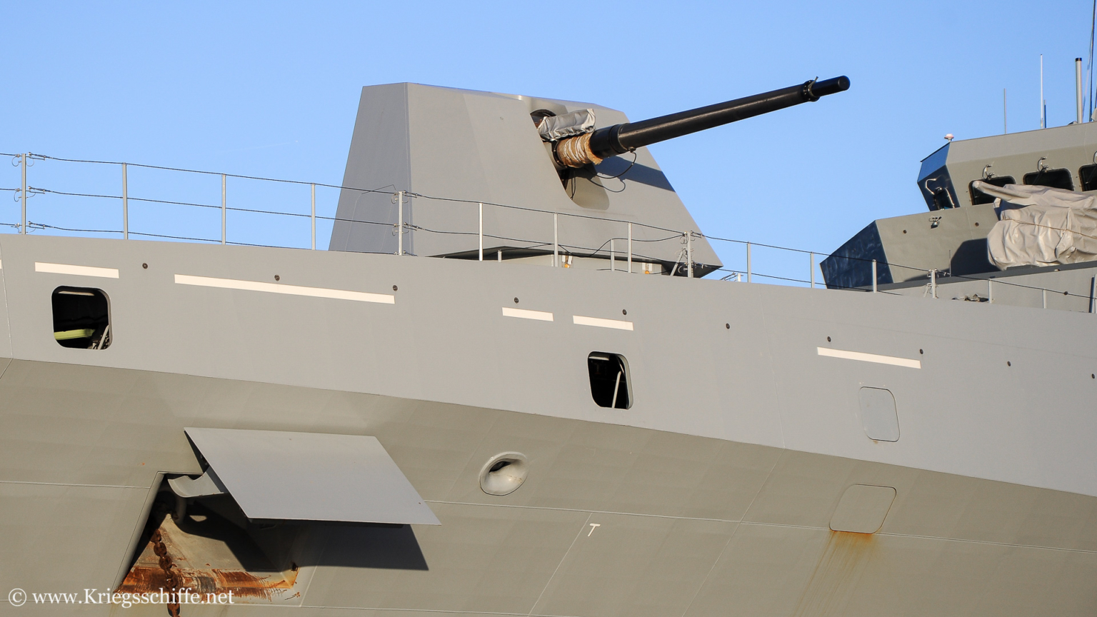 127 mm / 64 cal ‚Light Weight‘