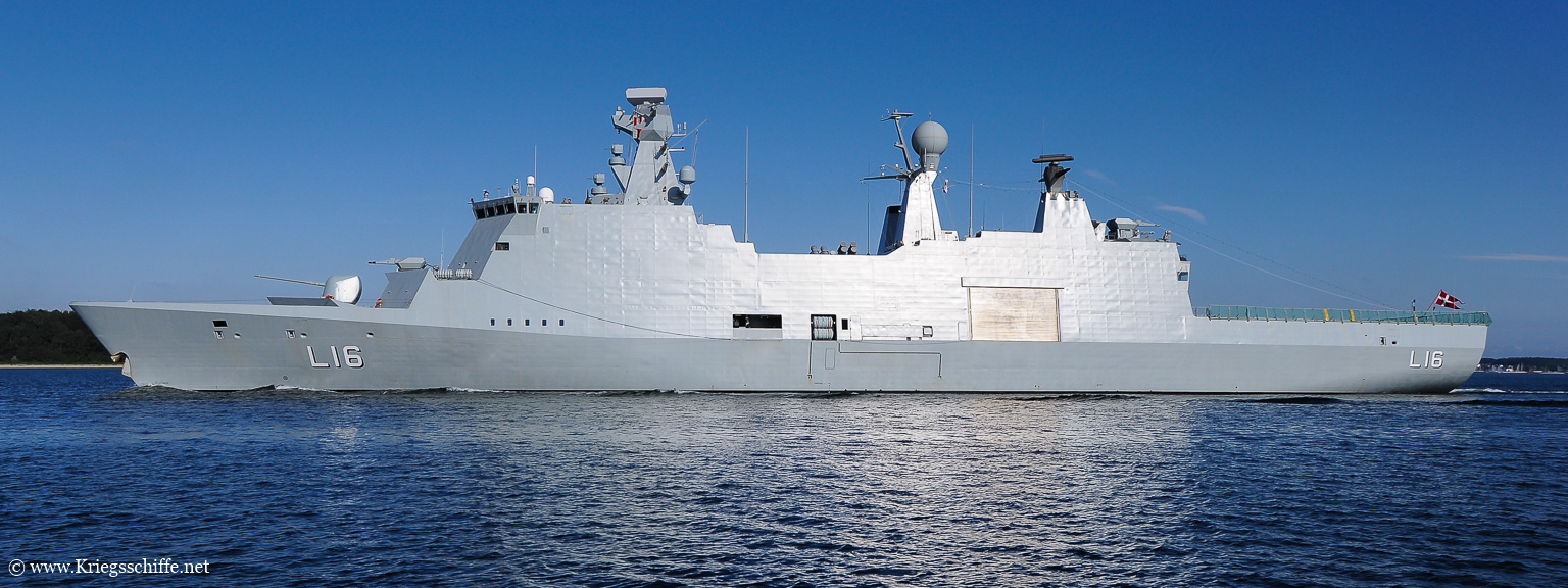 Juni 2019, L 16 'Absalon' in Kiel