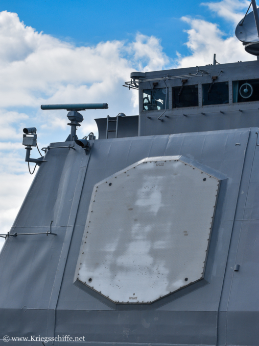 Juni 2015, C 69 ‚Vicksburg‘ in Kiel – Radar SPY-1B(V)