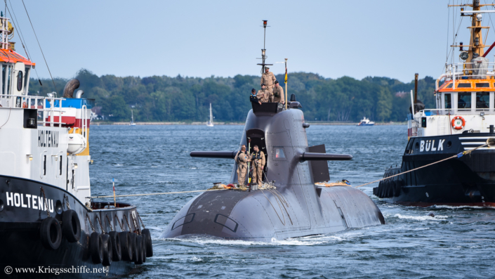 September 2022 S 185 ‚U 35‘ in Kiel, einlaufen in die Holtenauer Schleusen
