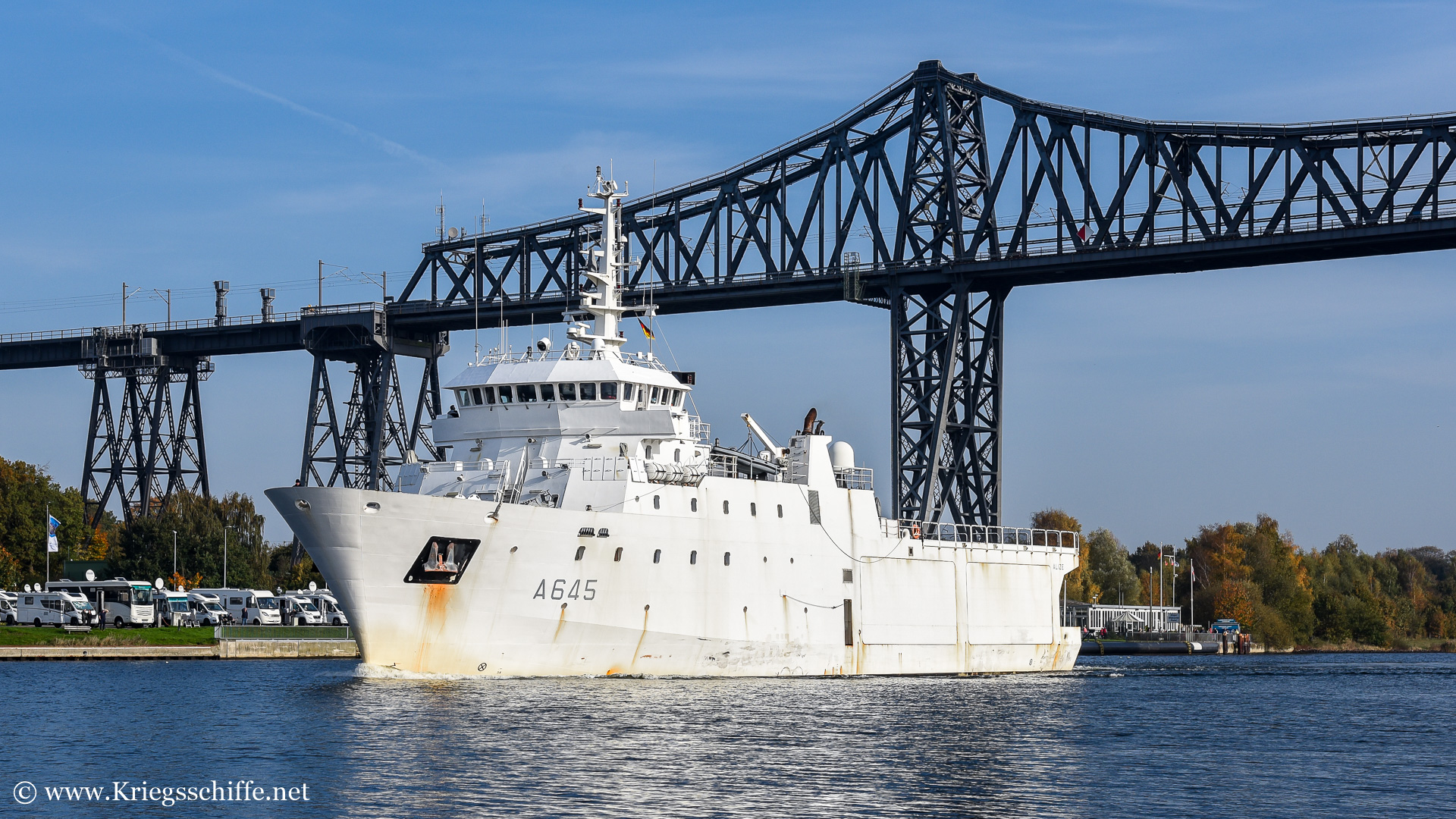 Oktober 2022, A 645 ‘Alizé’ im Nord-Ostsee-Kanal bei Rendsburg