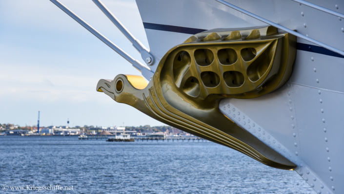 Oktober 2021, A 60 ‚Gorch Fock‘ in Kiel – Galionsfigur „Albatros“