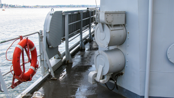 Juni 2004, F 833 ‘van Nes’ in Kiel – 324 mm ASW-TT – Mk 32 Mod 9 (Steuerbord)